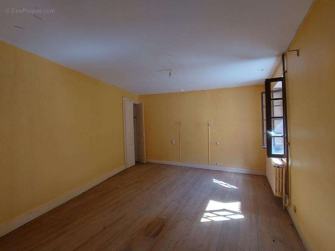 Maison de village 6P 147 m2 CHAMOUX-SUR-GELON (73390) - photo 9