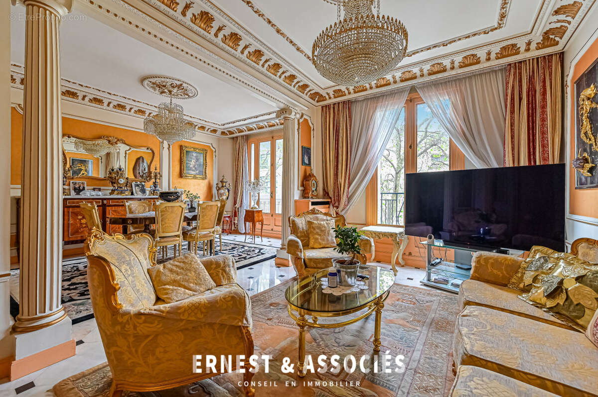 Appartement à PARIS-11E