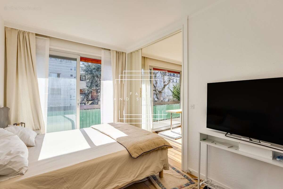 Appartement à NEUILLY-SUR-SEINE