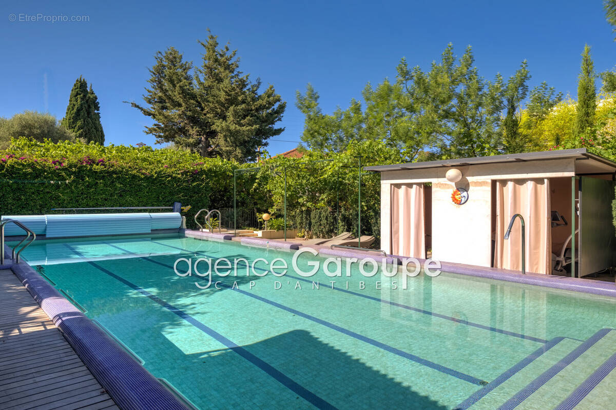 Maison 246 m² à Antibes  - photo 2