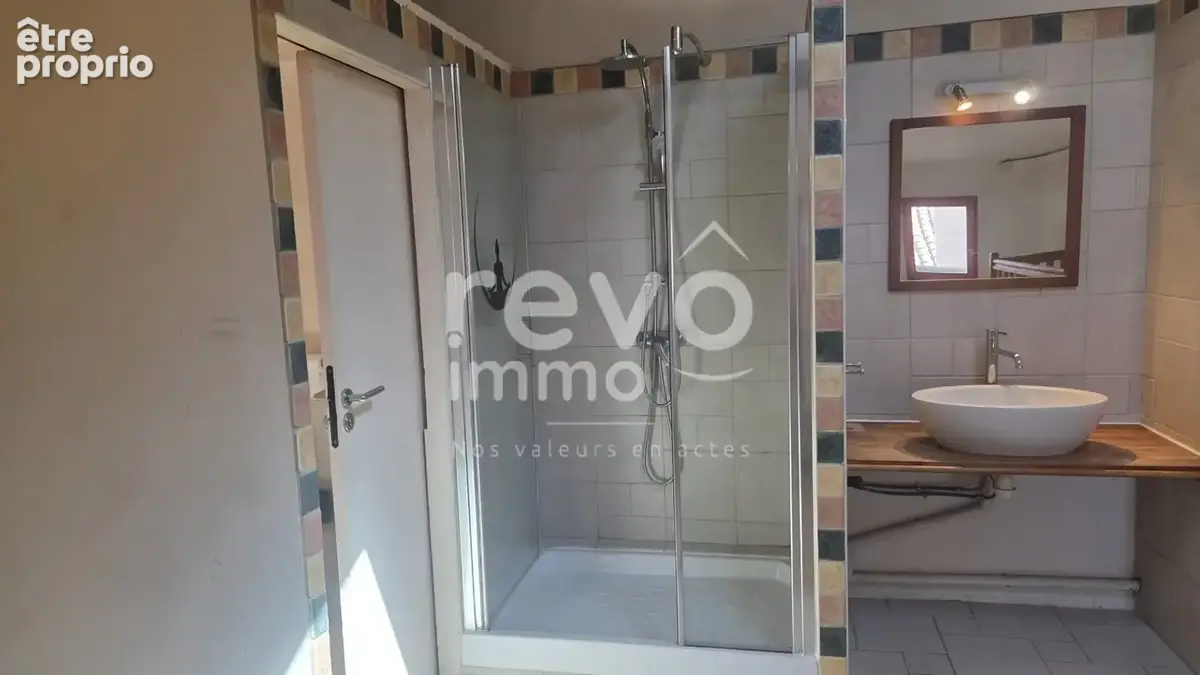 VENDEMIAN : MDV 58 M²,avec cour: bon etat, calme et cachet - photo 8