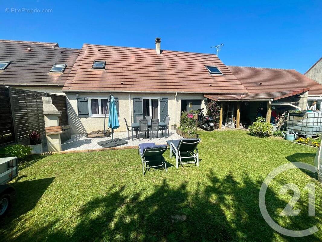 Maison à DAMMARTIN-EN-GOELE