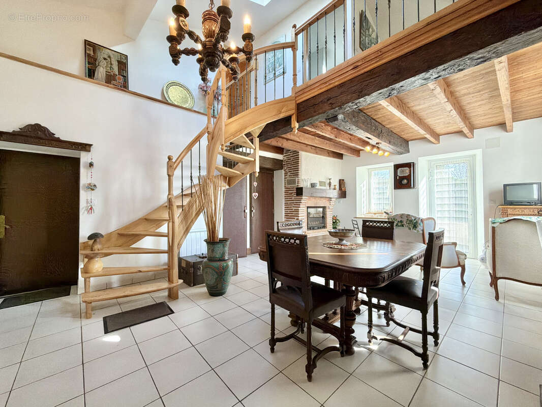 Maison à SAINT-SYLVESTRE-SUR-LOT