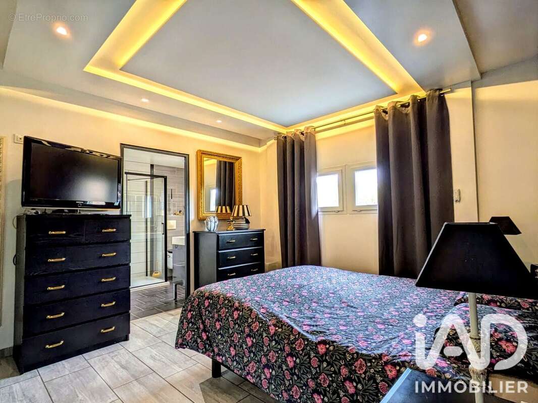 Maison 146 m² à Boussac  - photo 2