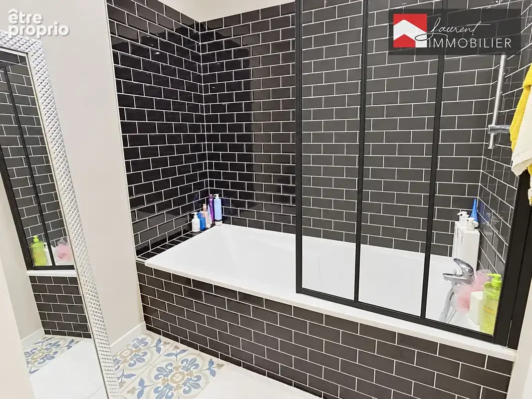 Appartement en Duplex, 3 Chambres + Terrasse abritée et Double Garage - photo 10