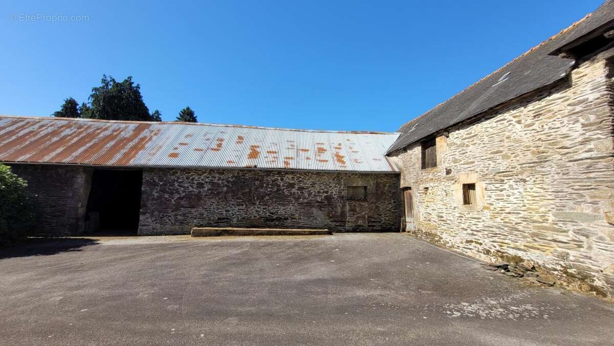 Maison à MERLEAC
