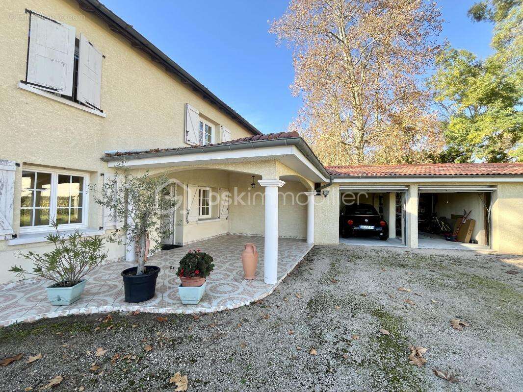 Maison à PEYZIEUX-SUR-SAONE