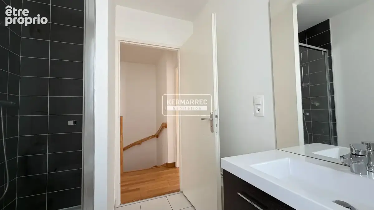 Appartement Nantes T3 duplex 61m² - vue Loire - terrasse - stationnement - photo 7