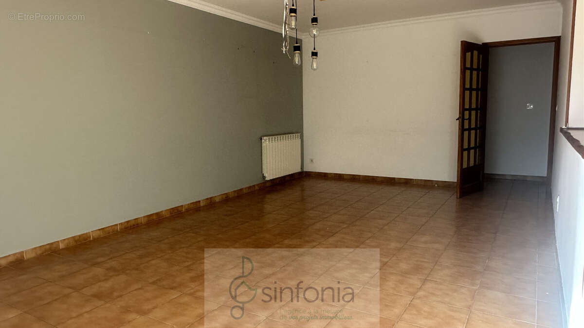 Maison à GARRIGUES-SAINTE-EULALIE