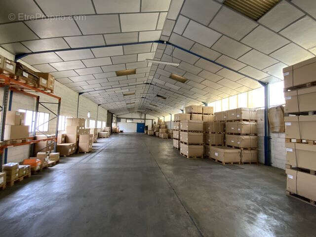 Commerce à SAINTE-BAZEILLE