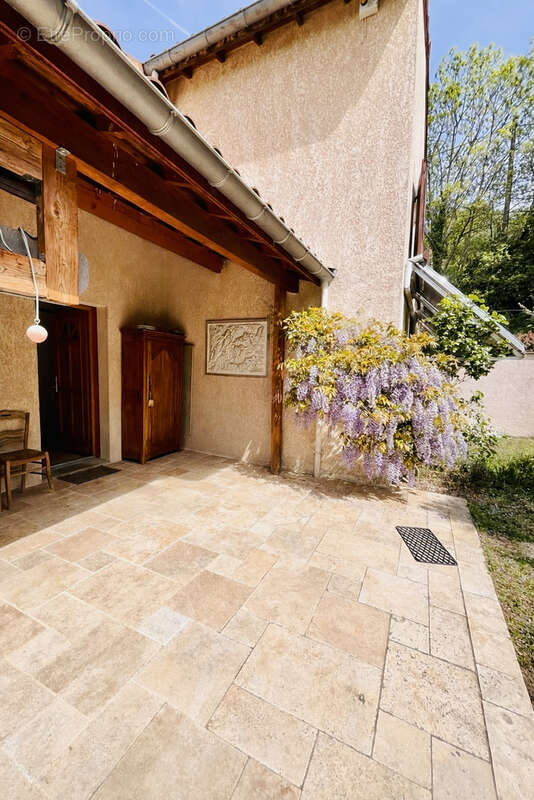 Maison à LA BAUME-CORNILLANE