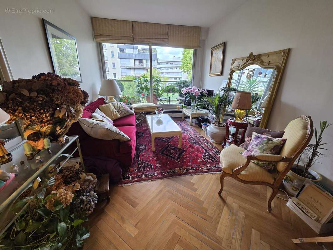 Appartement à NEUILLY-SUR-SEINE