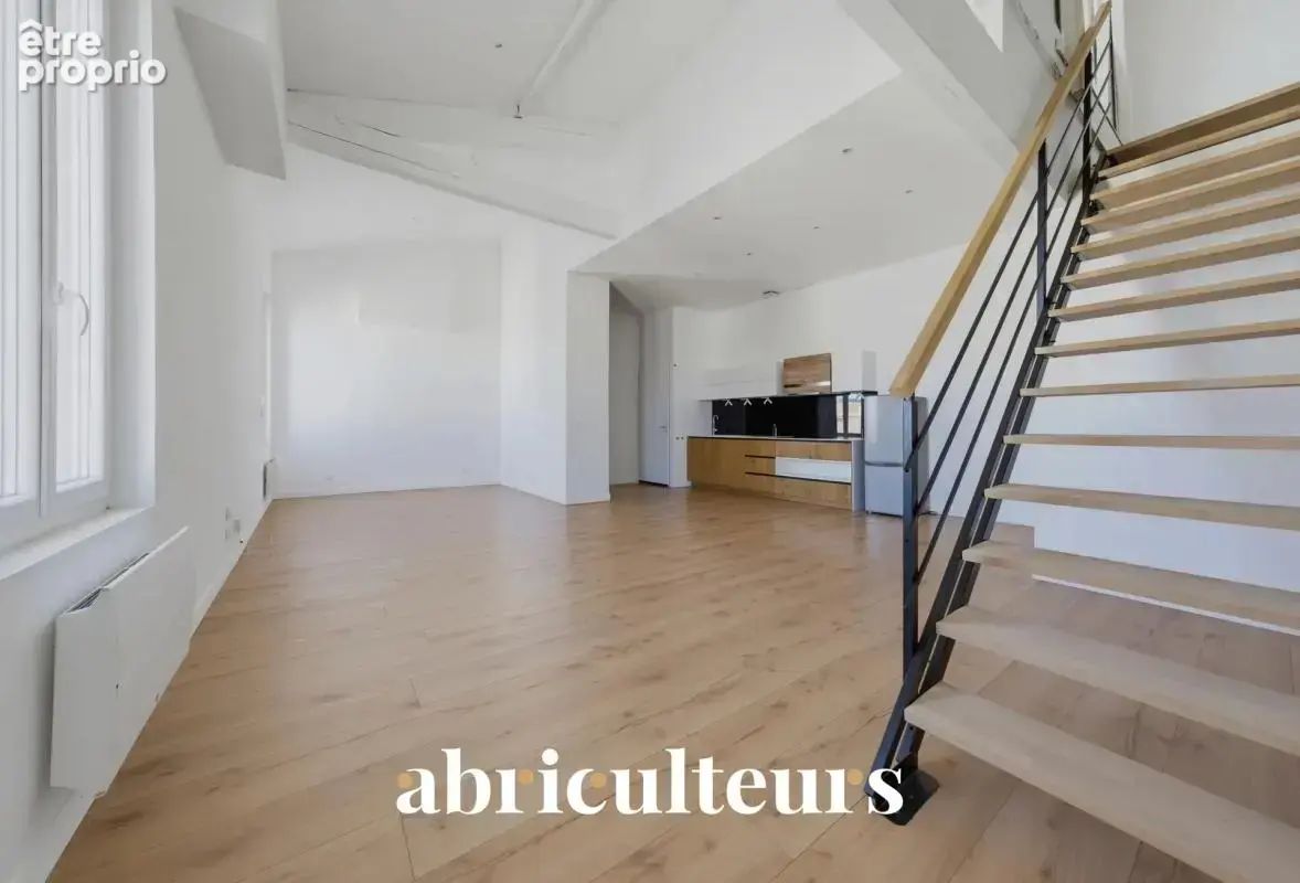 Appartement duplex lumineux grande hauteur sous plafond en vente à Bordeaux 33300 - photo 5