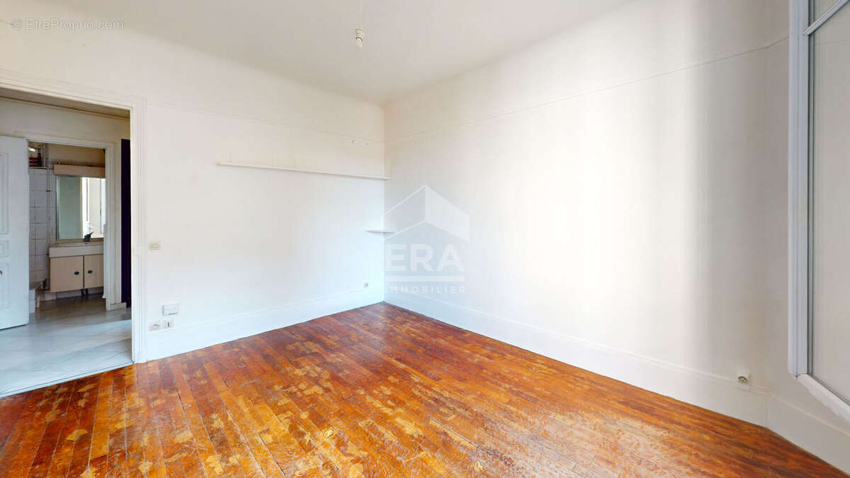 Appartement à PARIS-19E