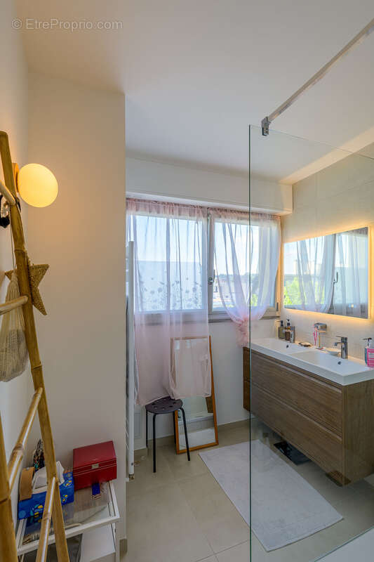 Appartement à SAINT-MAUR-DES-FOSSES