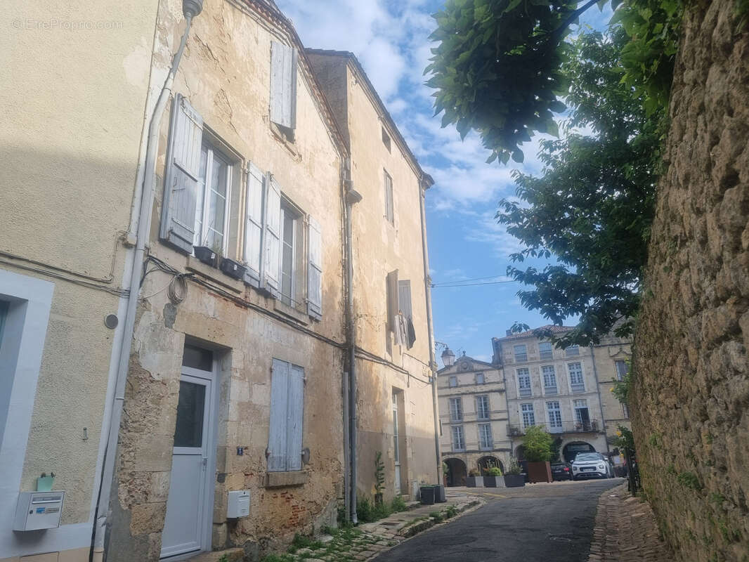 Maison à BAZAS