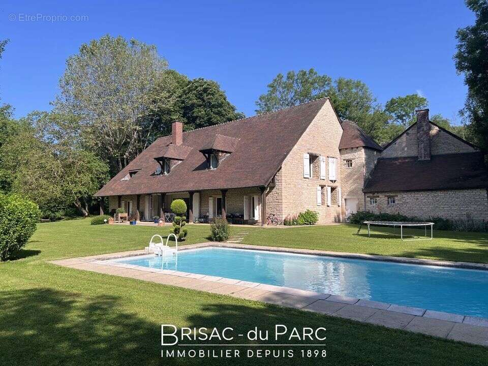 Maison à SAINTE-MARIE-SUR-OUCHE