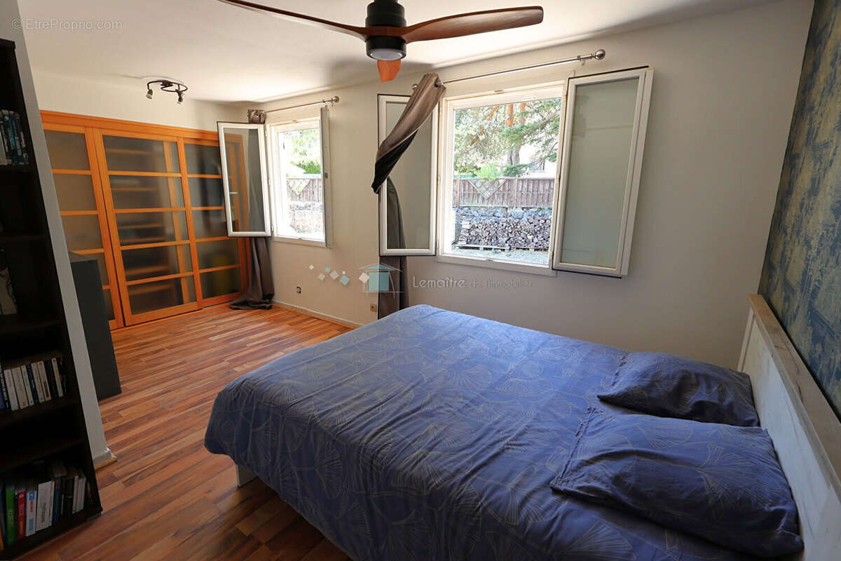 Maison à SAINT-CEZAIRE-SUR-SIAGNE