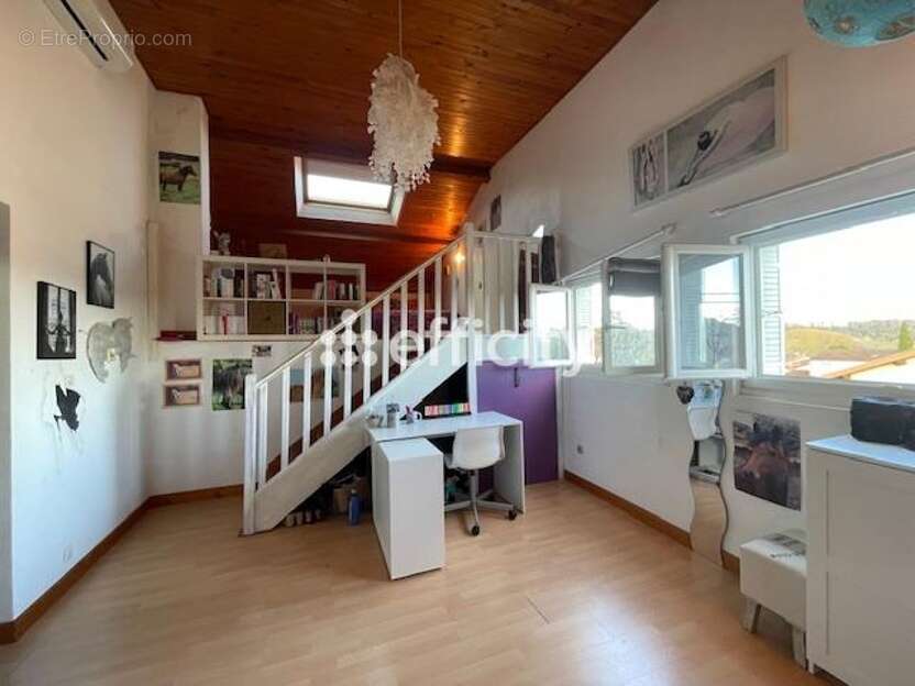 Maison à MONTLUEL