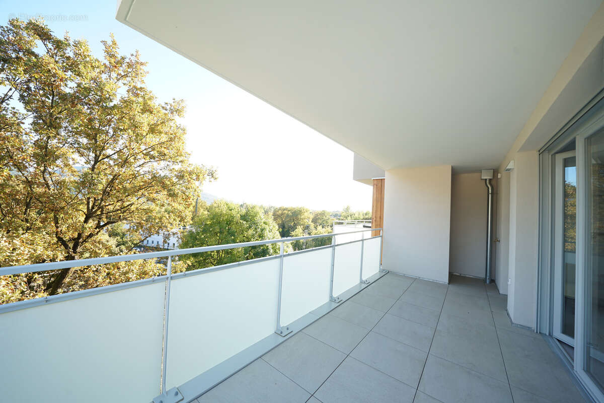 Appartement à MEYLAN