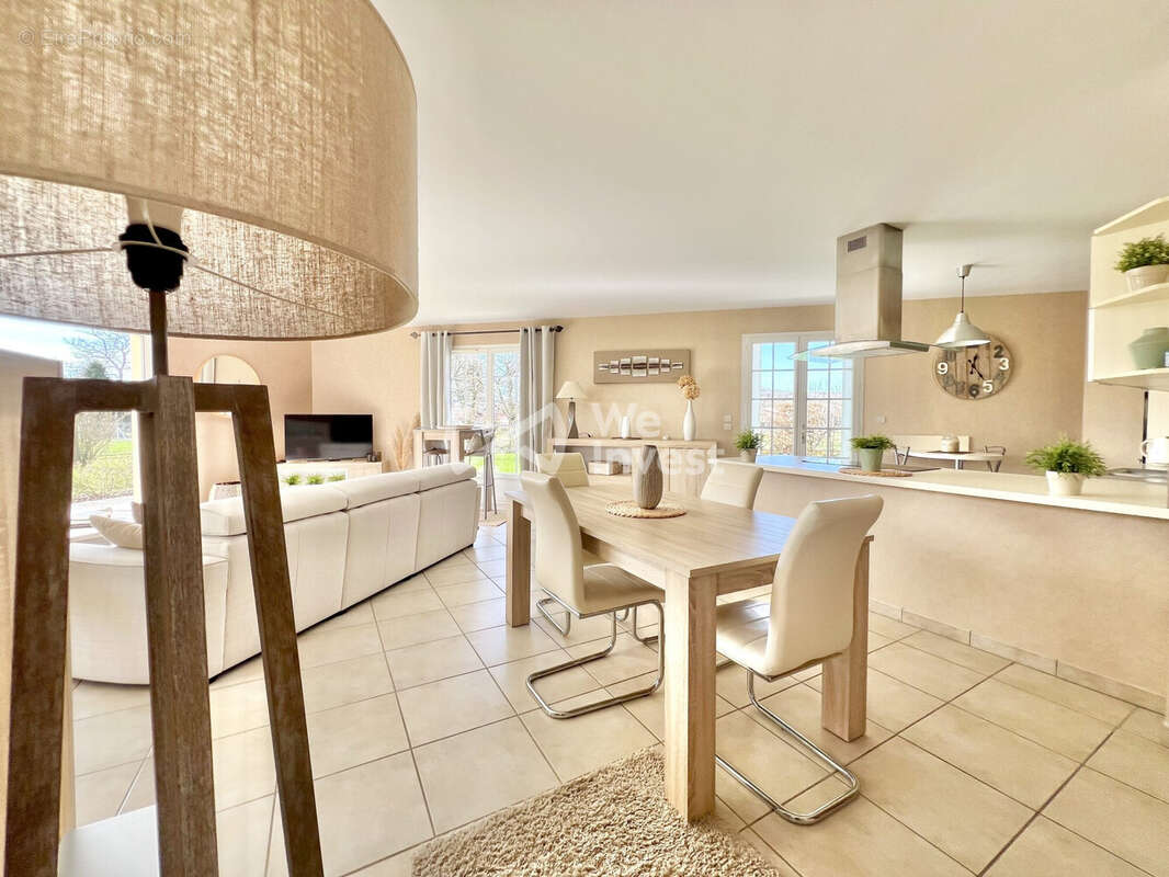 Maison à AIGUEPERSE