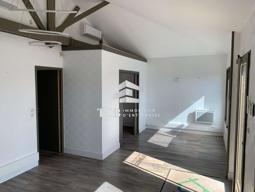 Commerce à BASSE-GOULAINE