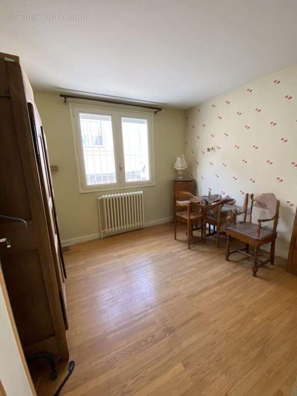 Maison à CHARMES-SUR-L&#039;HERBASSE