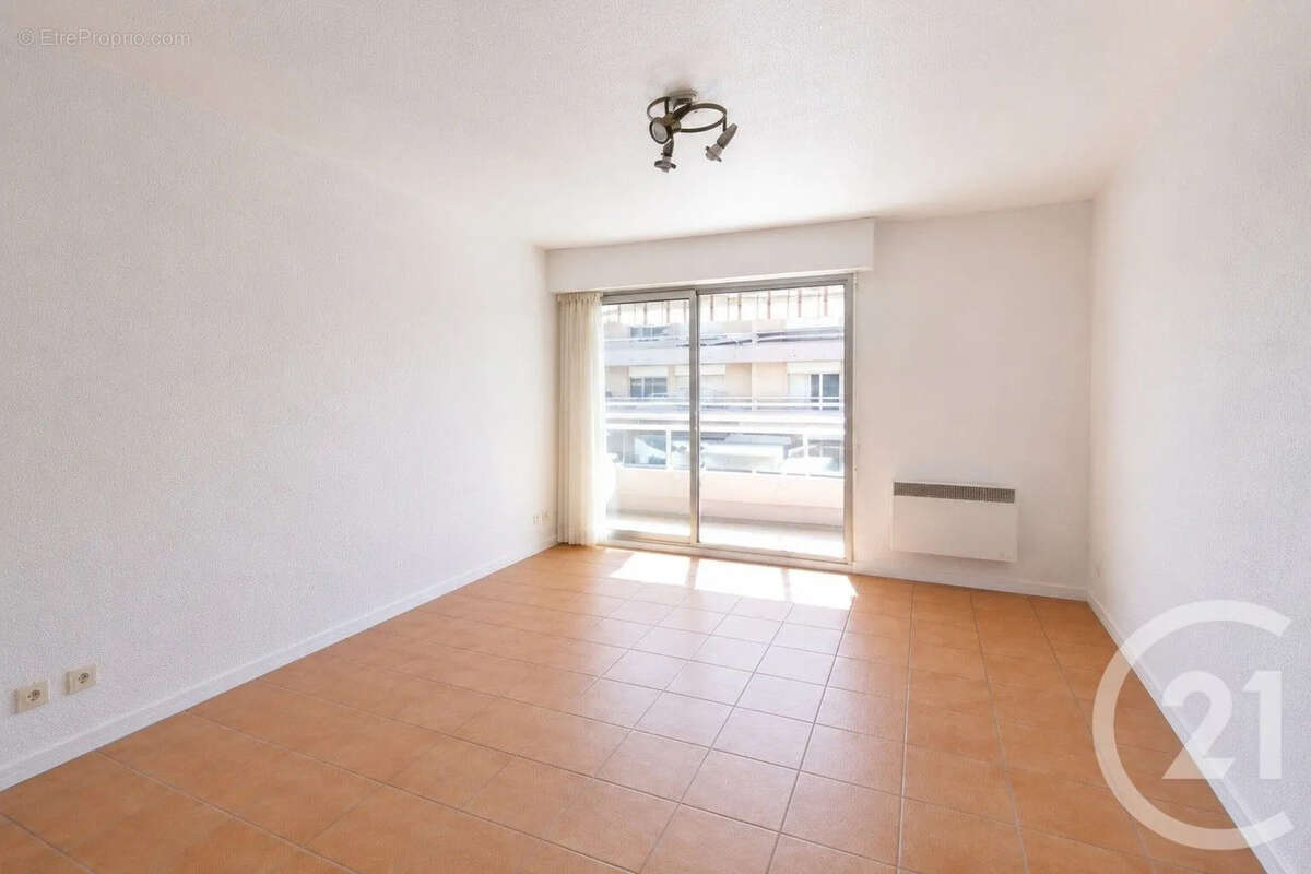 Appartement à ROQUEBRUNE-CAP-MARTIN