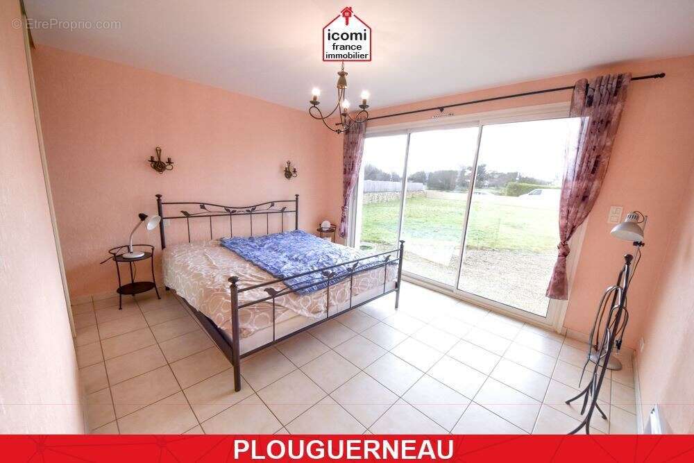 Maison à PLOUGUERNEAU