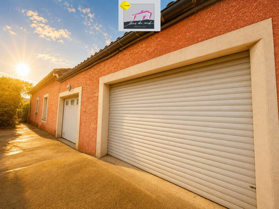 Maison de plain pied avec jardin et double garage - photo 9