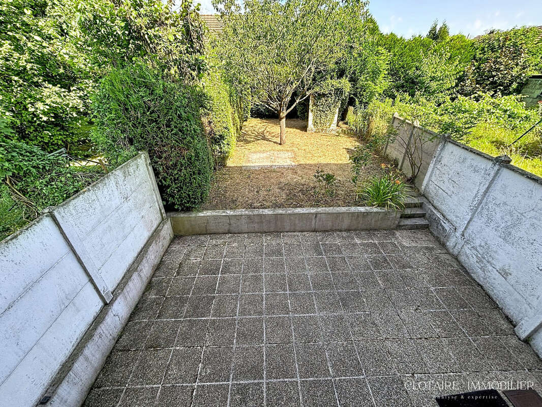 Maison à LONGUEIL-ANNEL