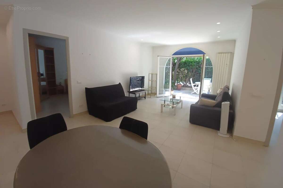 Appartement de caractère en rez-de-jardin - photo 11