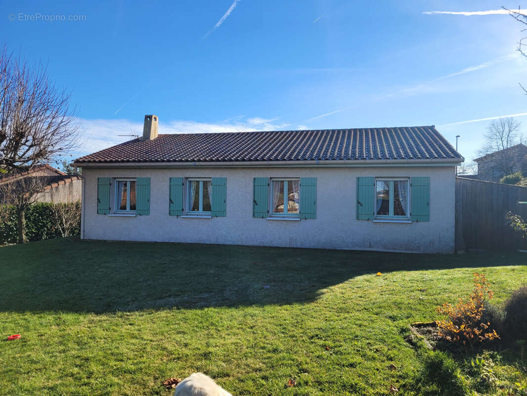 Maison à SAINT-NIZIER-DE-FORNAS