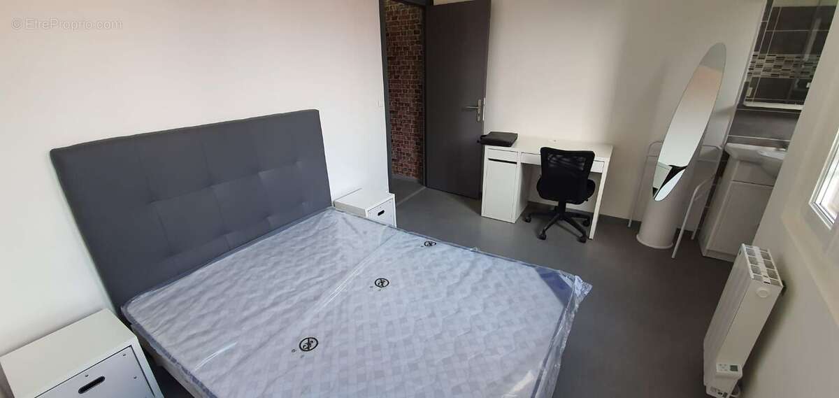 POUR INVESTISSEUR À VENDRE Beau T2 rénové de 34 m² – Hypercentre de Pau - photo 3