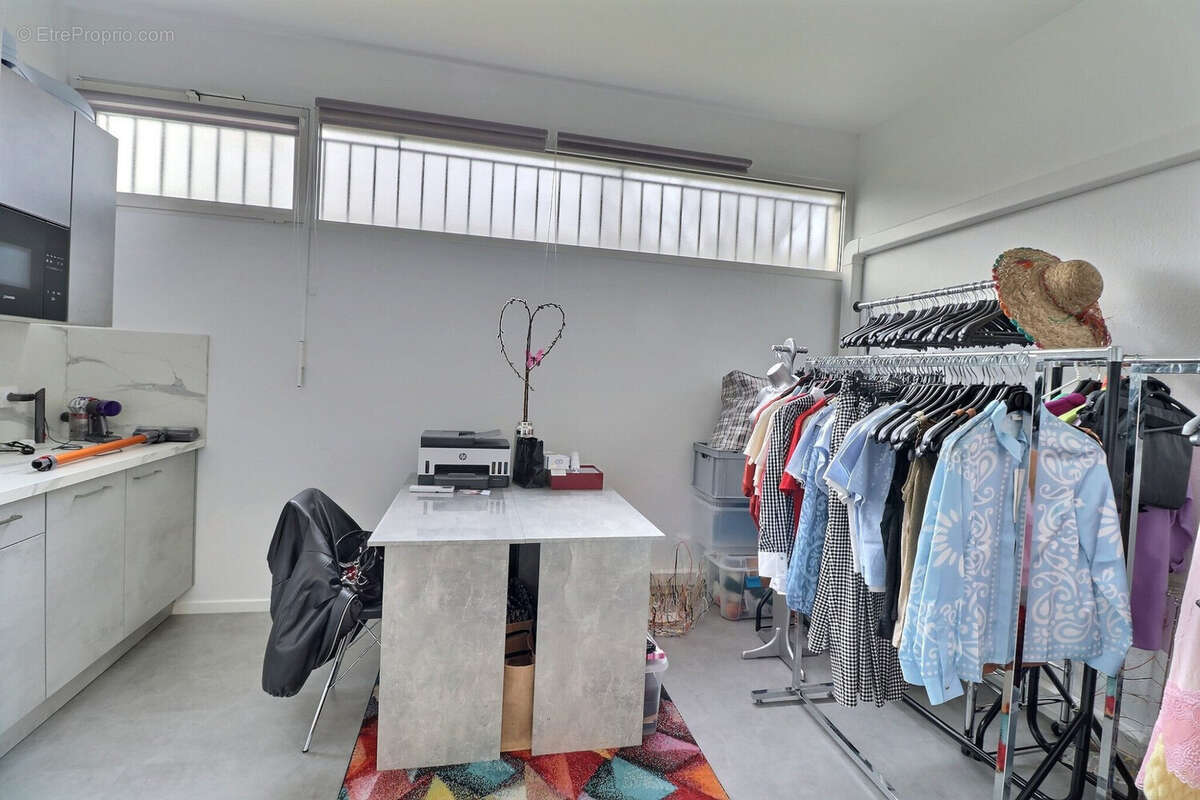 Commerce 63 m² à Douvaine  - photo 5