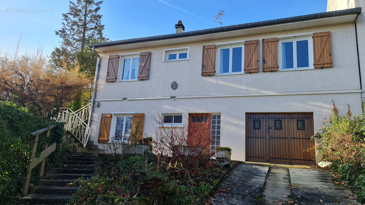 Maison à VERRIERES-LE-BUISSON