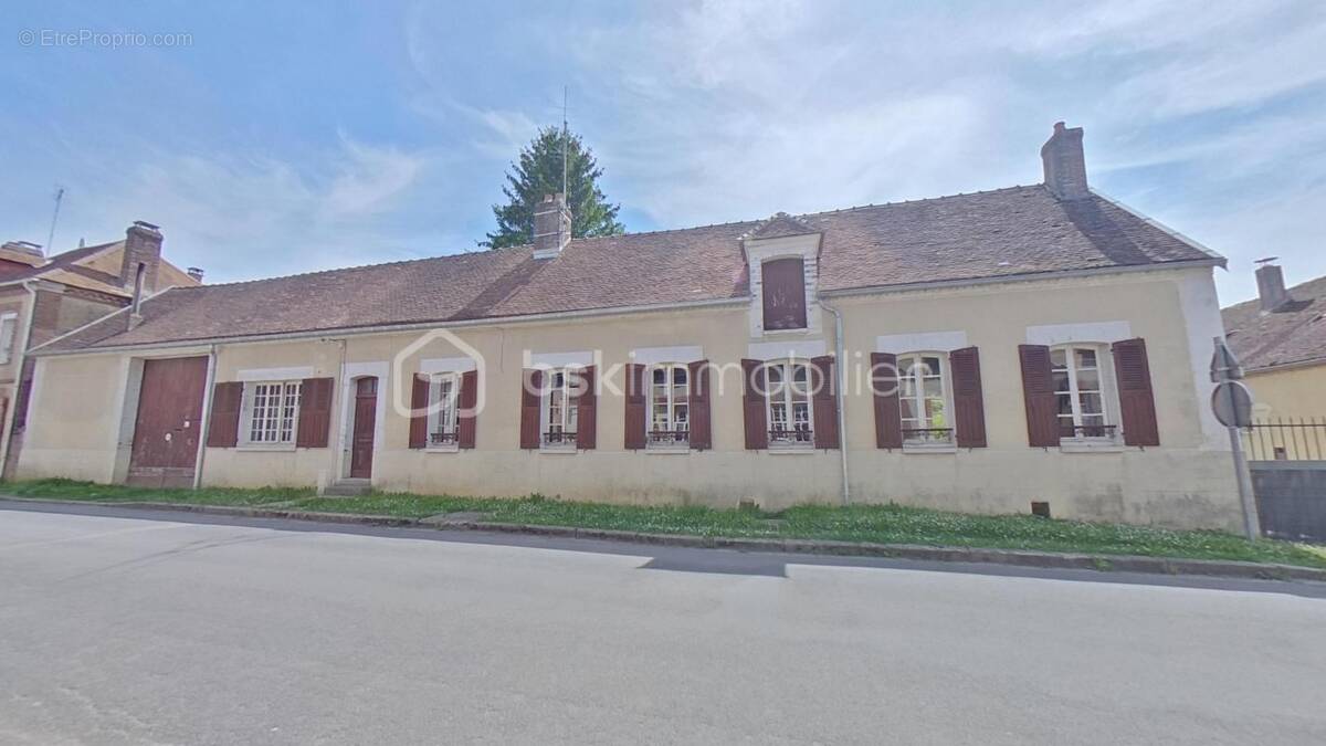 Maison à COURGENAY