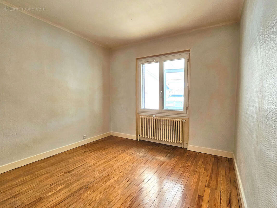 Maison à SAINT-LAURENT-SUR-SAONE