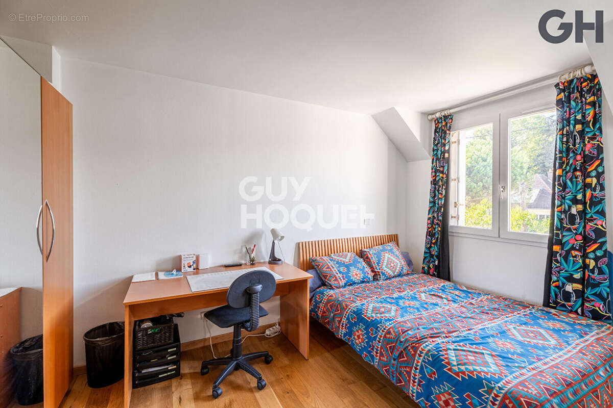 Maison familiale avec sous-sol de 7 pieces (173 m²) à soisy-sur-seine - photo 13