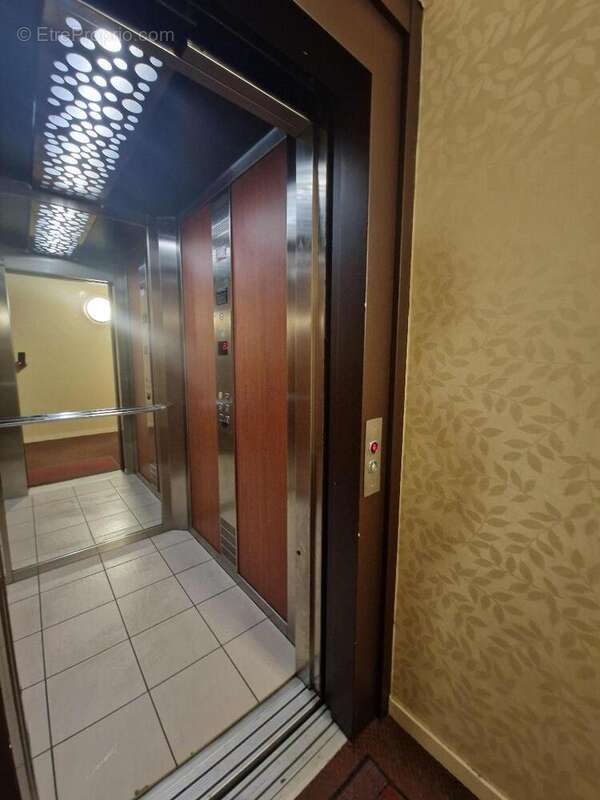   - Appartement à VOURLES