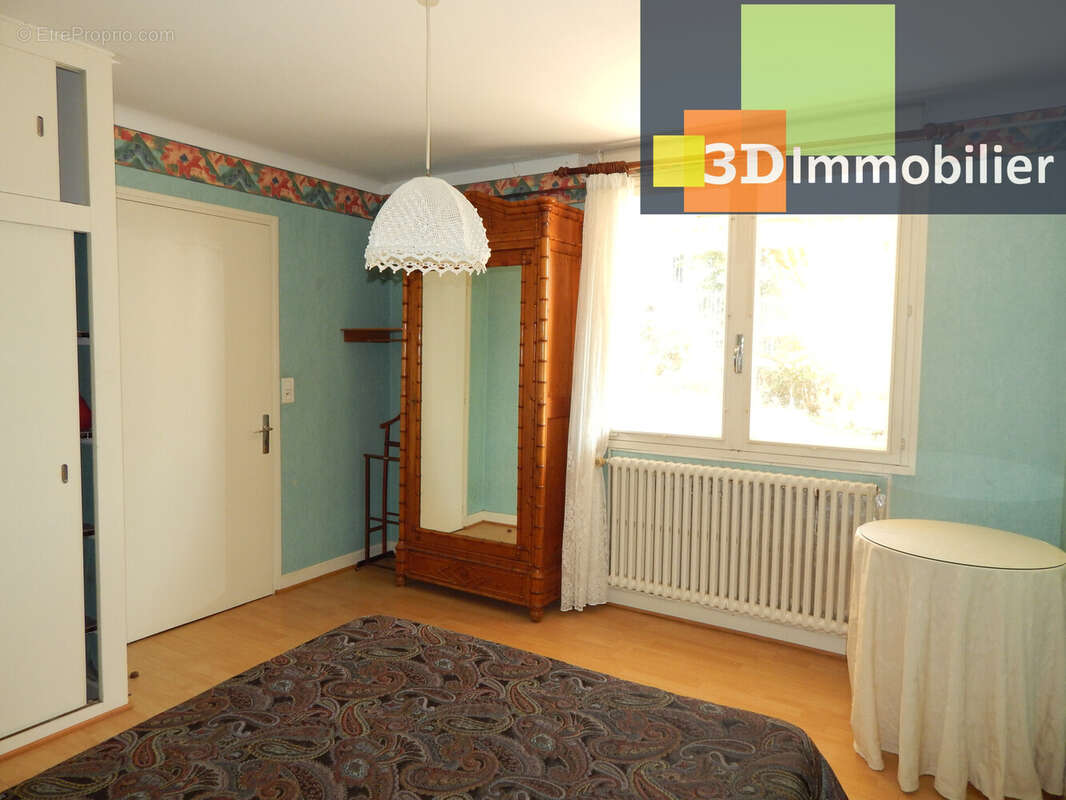 CHAMBRE 14.10 M² - Maison à LONS-LE-SAUNIER