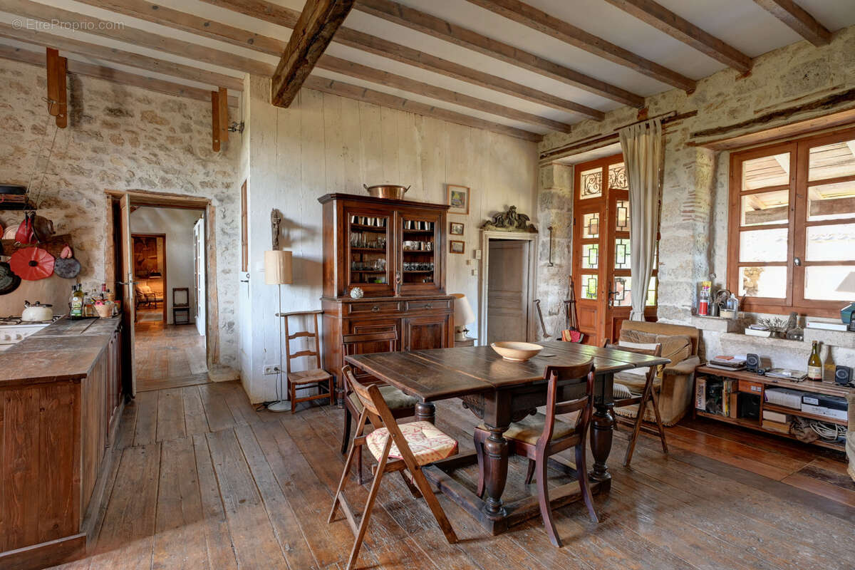 Maison à CASTELLA