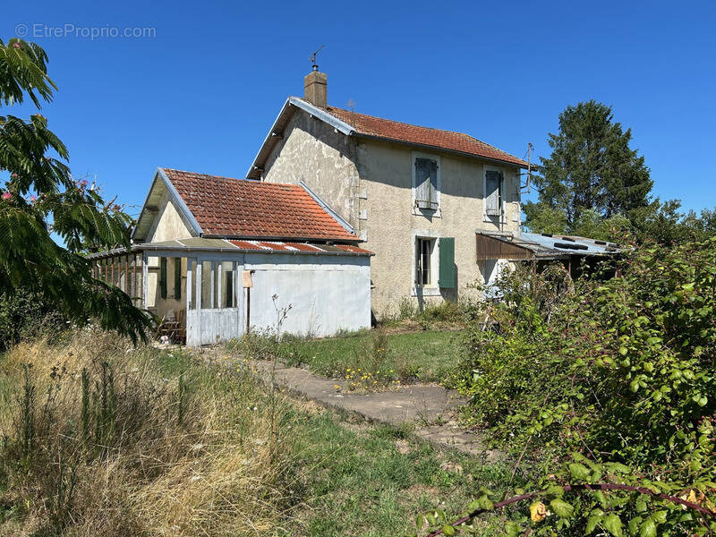 Maison à EXIREUIL