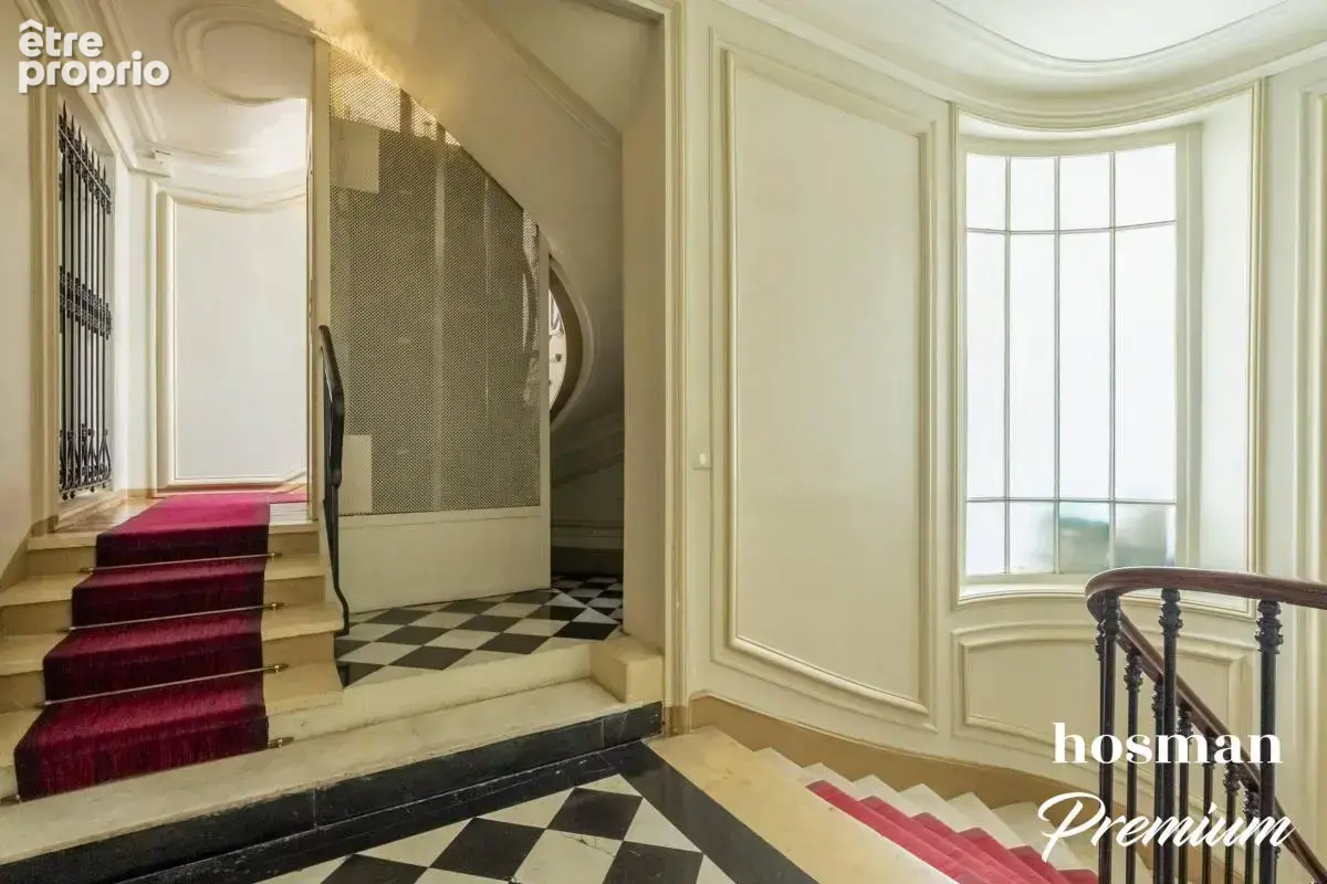 A rénover - 5 pièces de 120 m² - Rue Du Faubourg Poissonnière - photo 15