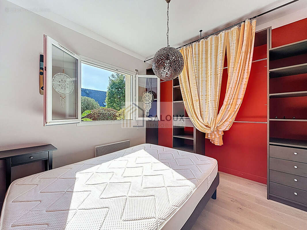 Maison à LA TRINITE-SURZUR