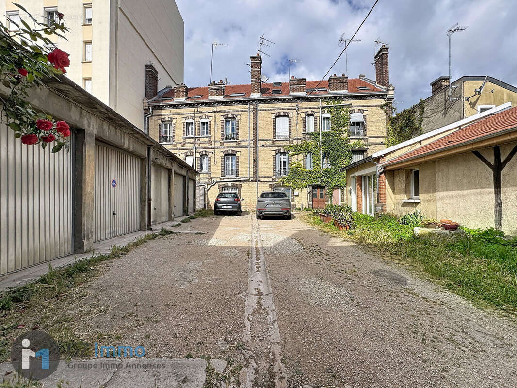 Photo 5 - Parking à TROYES