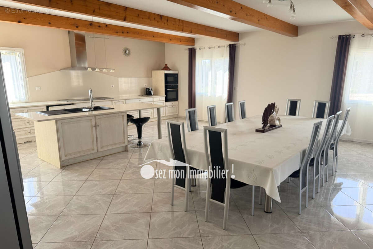 Maison 208 m² à Bages  - photo 4