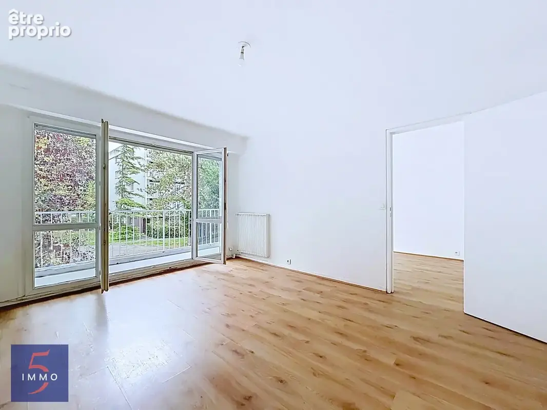 Prix attractif –f2 proche rer bry – balcon 10 m² - photo 2