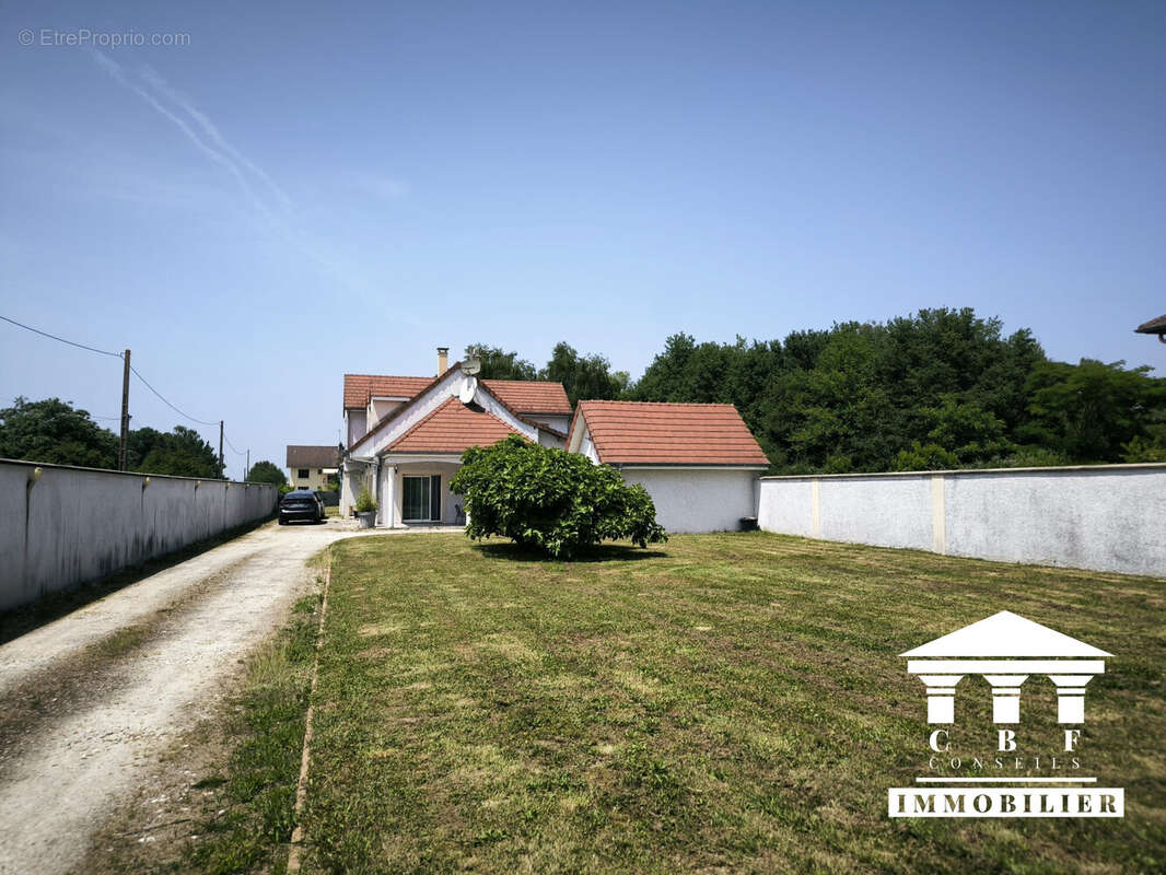 Maison à SAINT-MARCEL