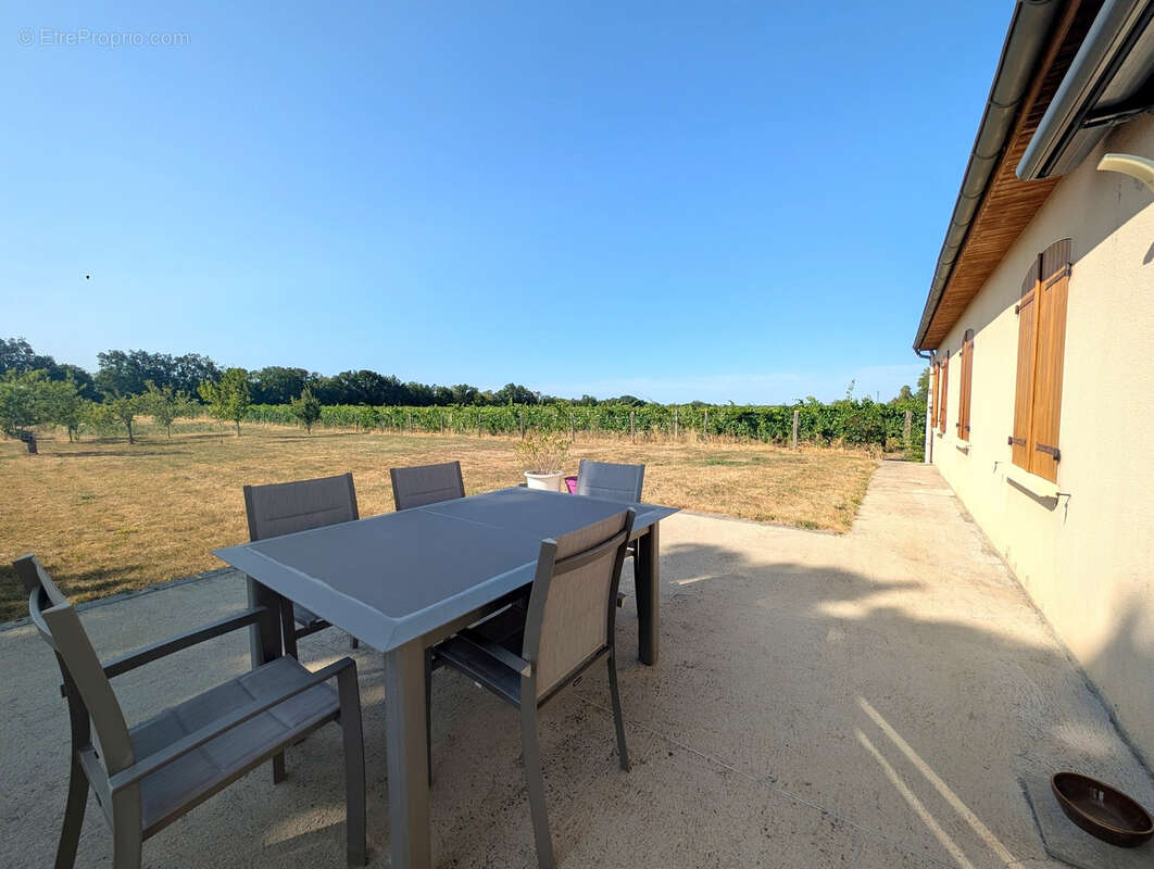 Pavillon sur sous-sol complet, terrain 7600m2 - photo 18
